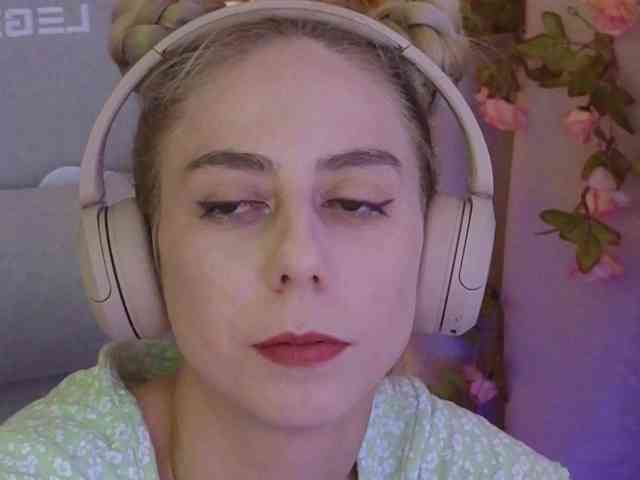 ballerina_capuchina webcam