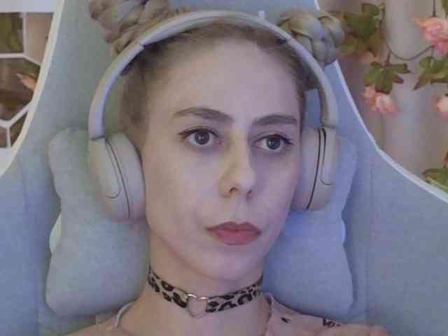 ballerina_capuchina webcam