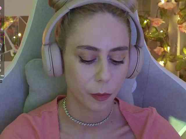 ballerina_capuchina webcam