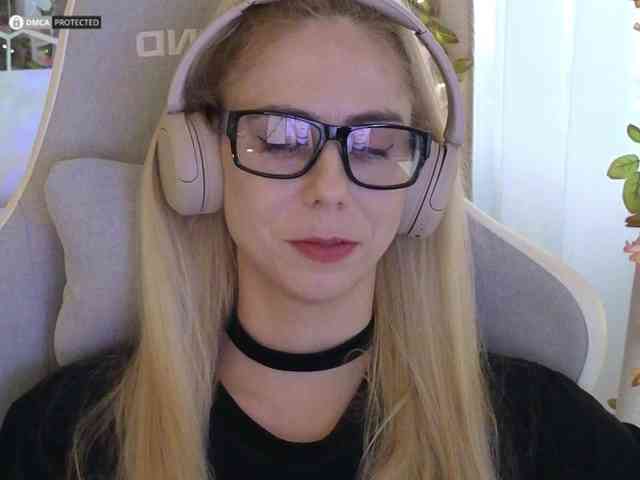 ballerina_capuchina webcam