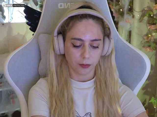 ballerina_capuchina webcam