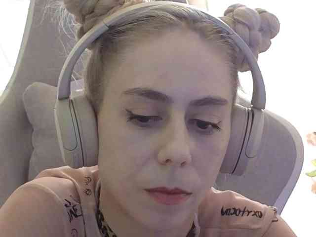 ballerina_capuchina webcam