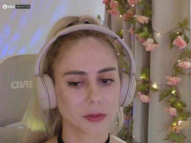 ballerina_capuchina webcam