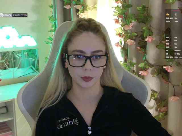 -Light-Fury- Live Webcam on BongaCams