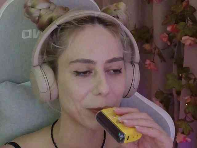 ballerina_capuchina webcam