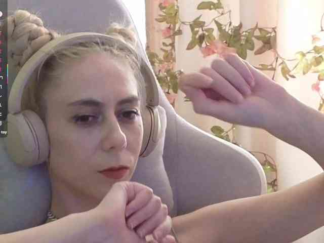 ballerina_capuchina webcam