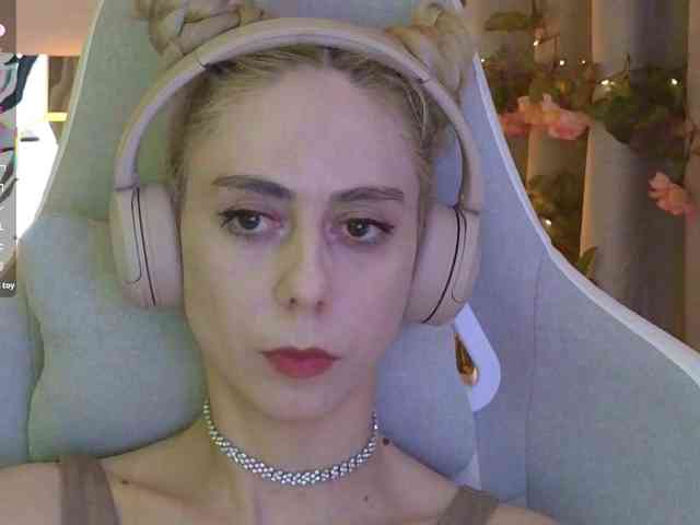 ballerina_capuchina webcam