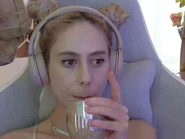 ballerina_capuchina webcam