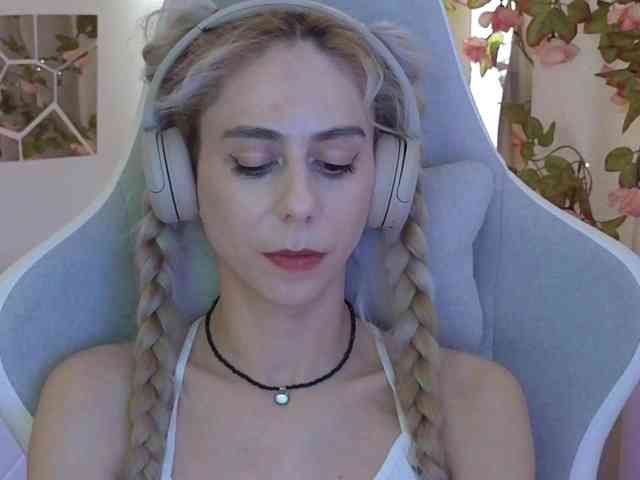 adult random cam -Light-Fury-