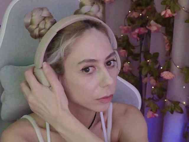 ballerina_capuchina webcam