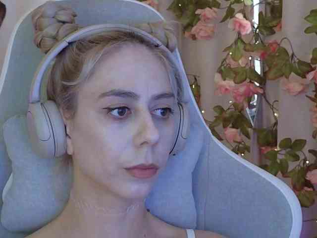 -Light-Fury- Live Webcam on BongaCams