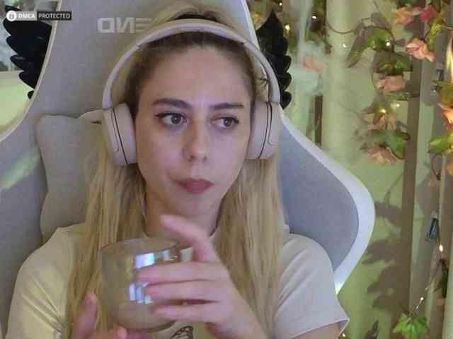 ballerina_capuchina webcam