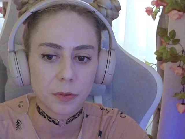 ballerina_capuchina webcam