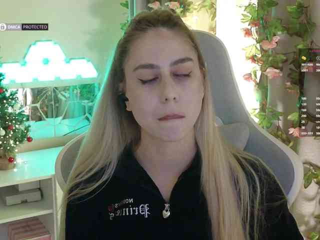 -Light-Fury- Live Webcam on BongaCams