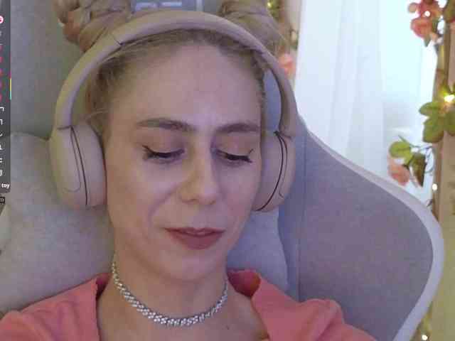 ballerina_capuchina webcam