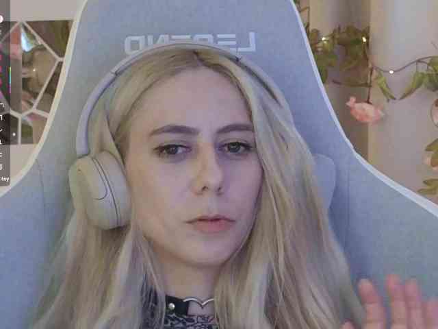 ballerina_capuchina webcam