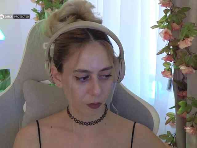 ballerina_capuchina webcam