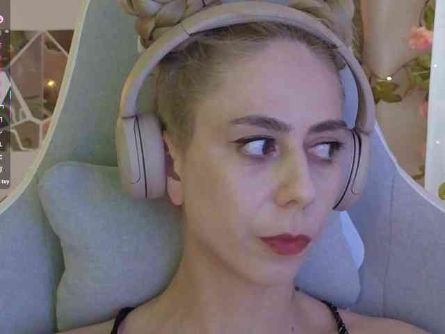 webcam chat -Light-Fury-