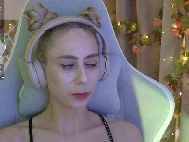 ballerina_capuchina webcam