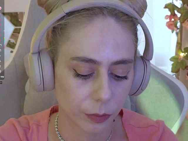 ballerina_capuchina webcam