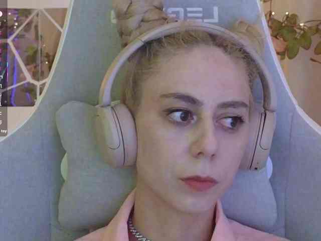 ballerina_capuchina webcam