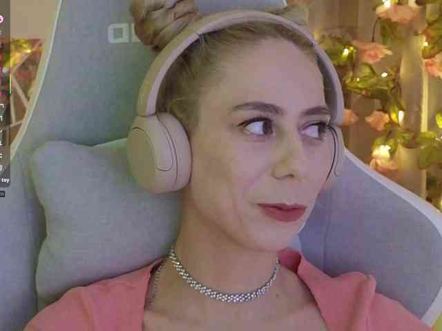 ballerina_capuchina webcam