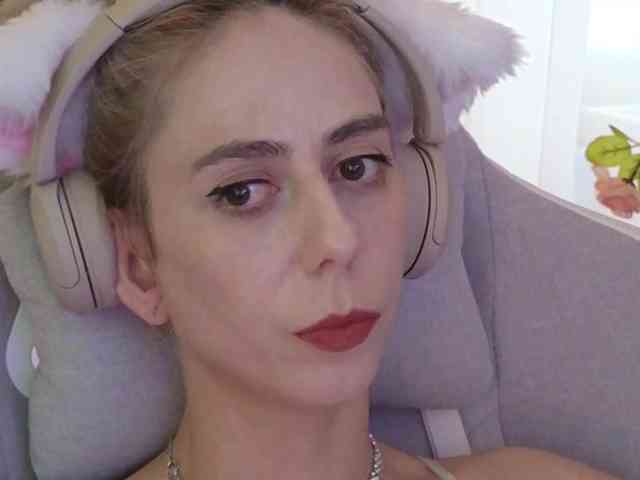 ballerina_capuchina webcam