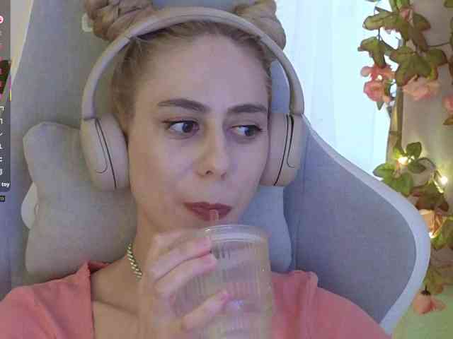 ballerina_capuchina webcam
