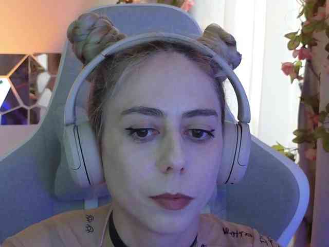 ballerina_capuchina webcam