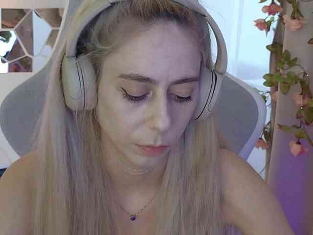 ballerina_capuchina webcam
