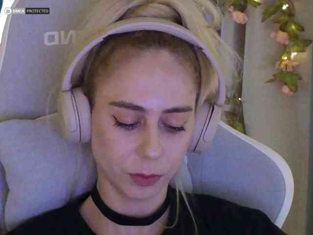 ballerina_capuchina webcam