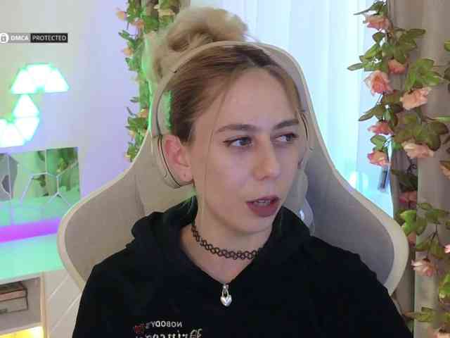 ballerina_capuchina webcam