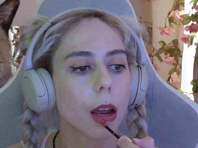 ballerina_capuchina webcam