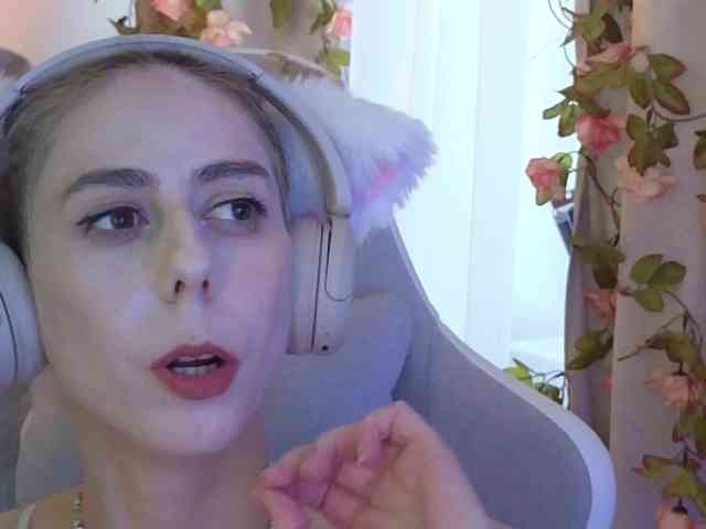ballerina_capuchina webcam