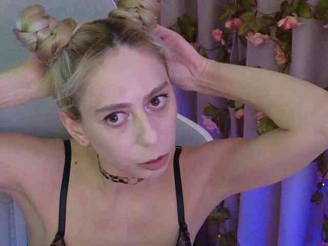 ballerina_capuchina webcam