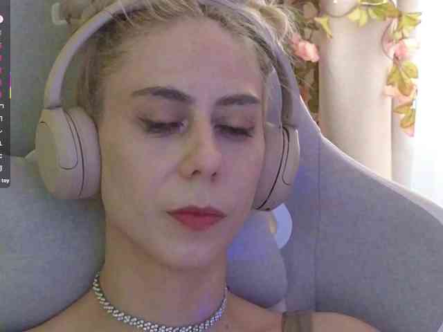 -Light-Fury- Live Webcam on BongaCams