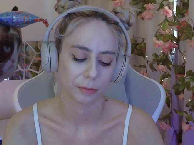 ballerina_capuchina webcam