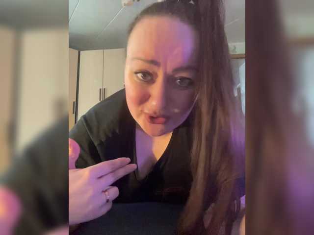 SweetyLiza's BongaCams show and profile