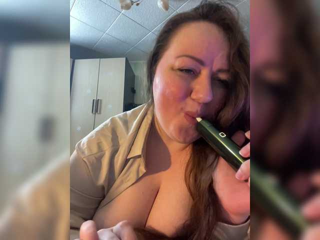 SweetyLiza's BongaCams show and profile