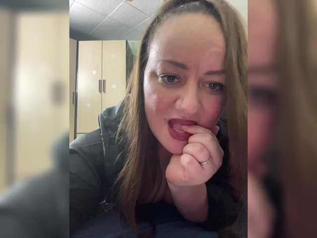 SweetyLiza's BongaCams show and profile