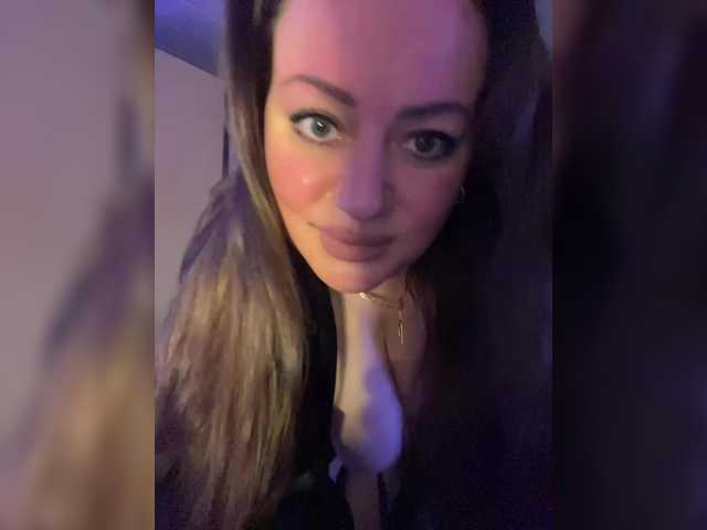 SweetyLiza's BongaCams show and profile