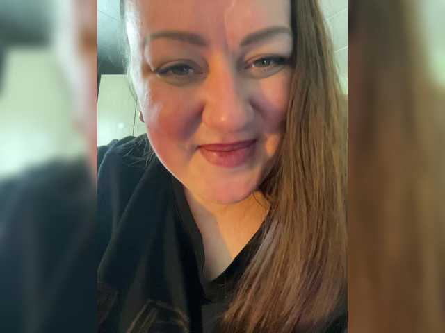 SweetyLiza's BongaCams show and profile