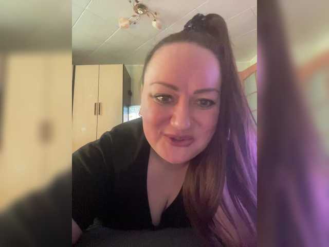 SweetyLiza's BongaCams show and profile