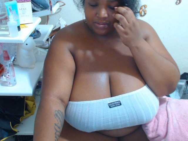 hannai webcam bongacams model stream image