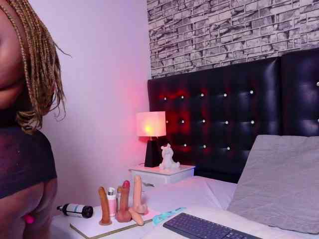 black-pussydoll webcam