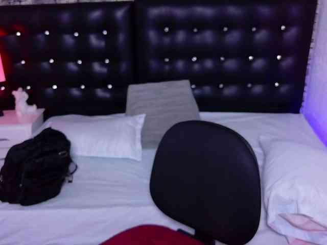 black-pussydoll webcam