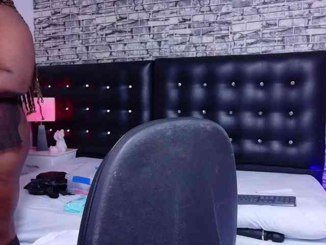 black-pussydoll webcam