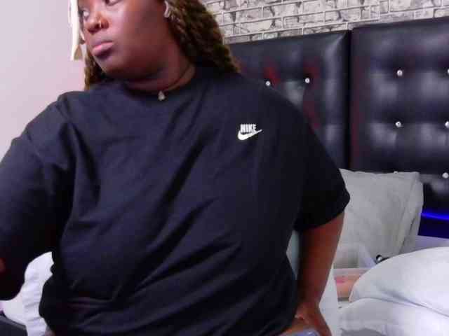 black-pussydoll webcam
