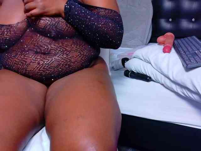 black-pussydoll webcam