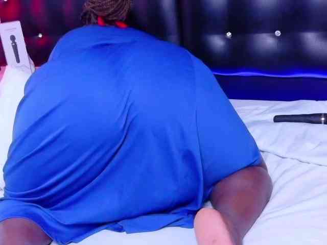 black-pussydoll webcam